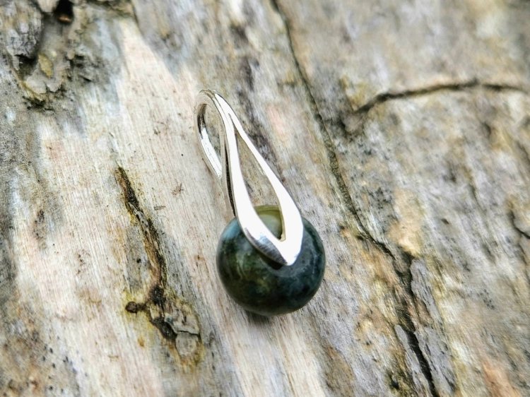 zawieszka-naturalna-delikatnosc-agat-mszysty-srebro-rekodzielo-bizuteria-kamienie-naturalne-handmade-3.jpg