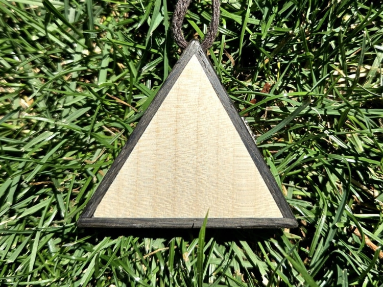 zawieszka-naszyjnik-logiczna-harmonia-drewno-czarny-dab-klon-kanadyjski-wenge-rekodzielo-bizuteria-drewniana-handmade-7.jpg