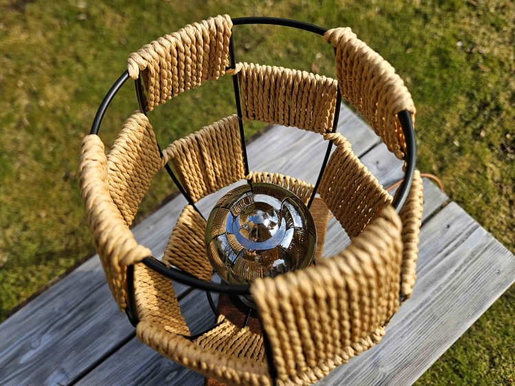lampa-drewniana-naturalna-elegancja-drewno-orzech-miedz-rekodzielo-3.jpg